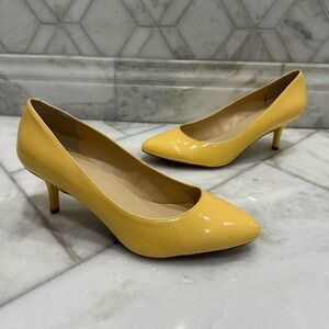 Size 9 Women’s Liz Claiborne Yellow Heels